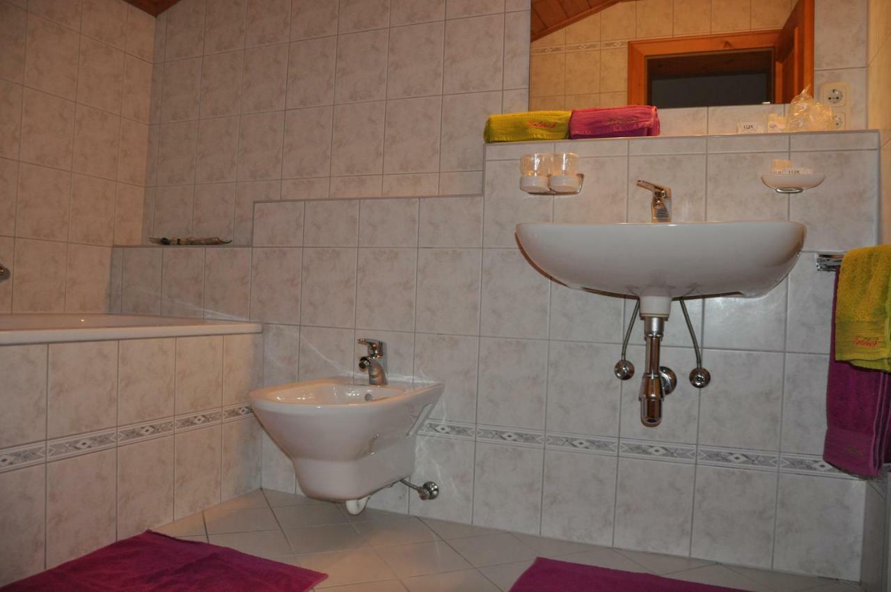 Haus Goldeck Lägenhet Lermoos Exteriör bild