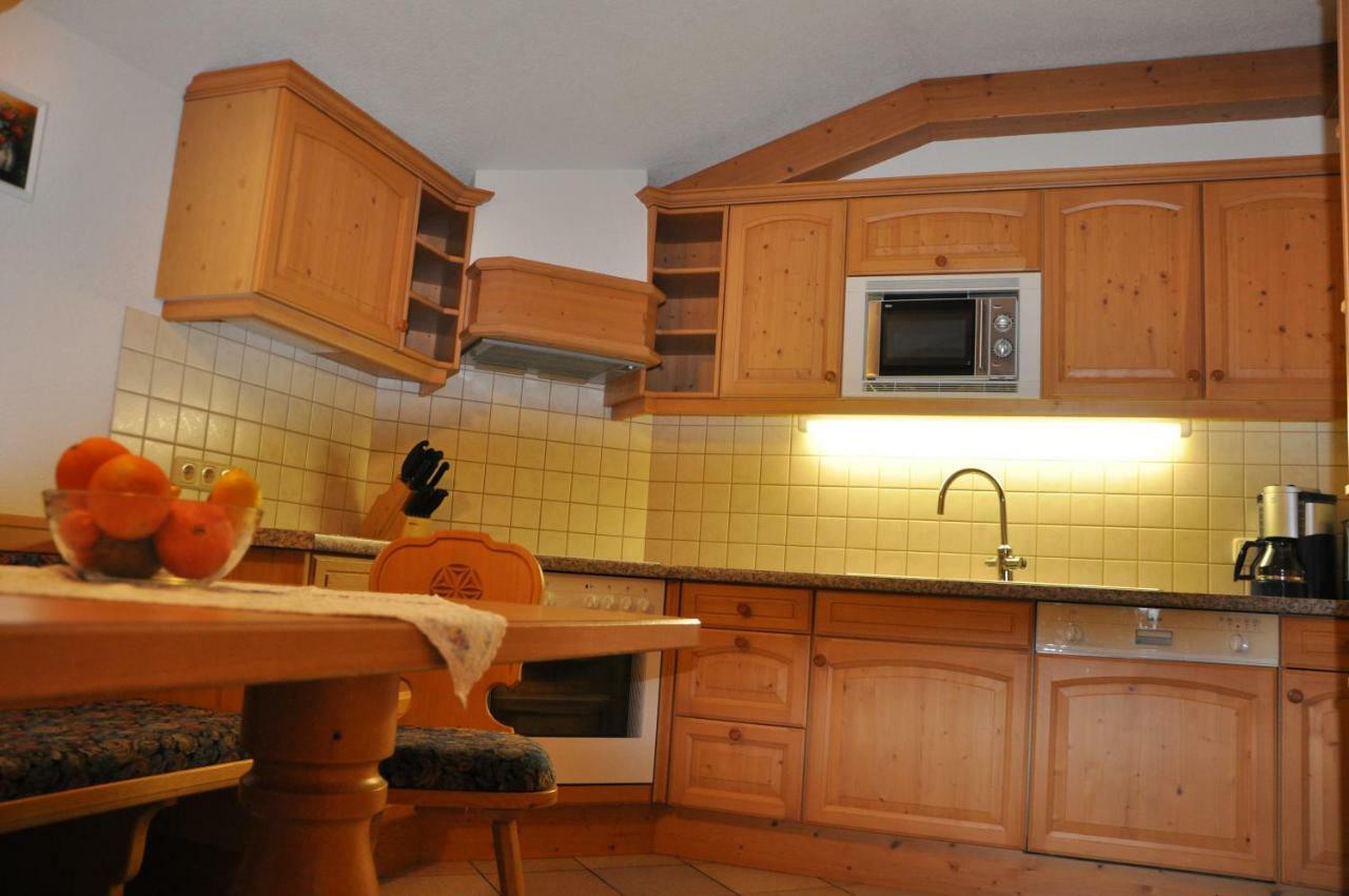 Haus Goldeck Lägenhet Lermoos Exteriör bild